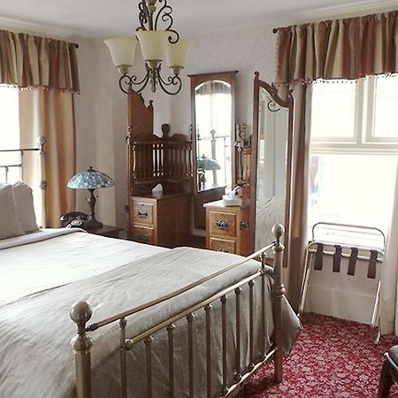 The Inn At וויטייר מראה חיצוני תמונה